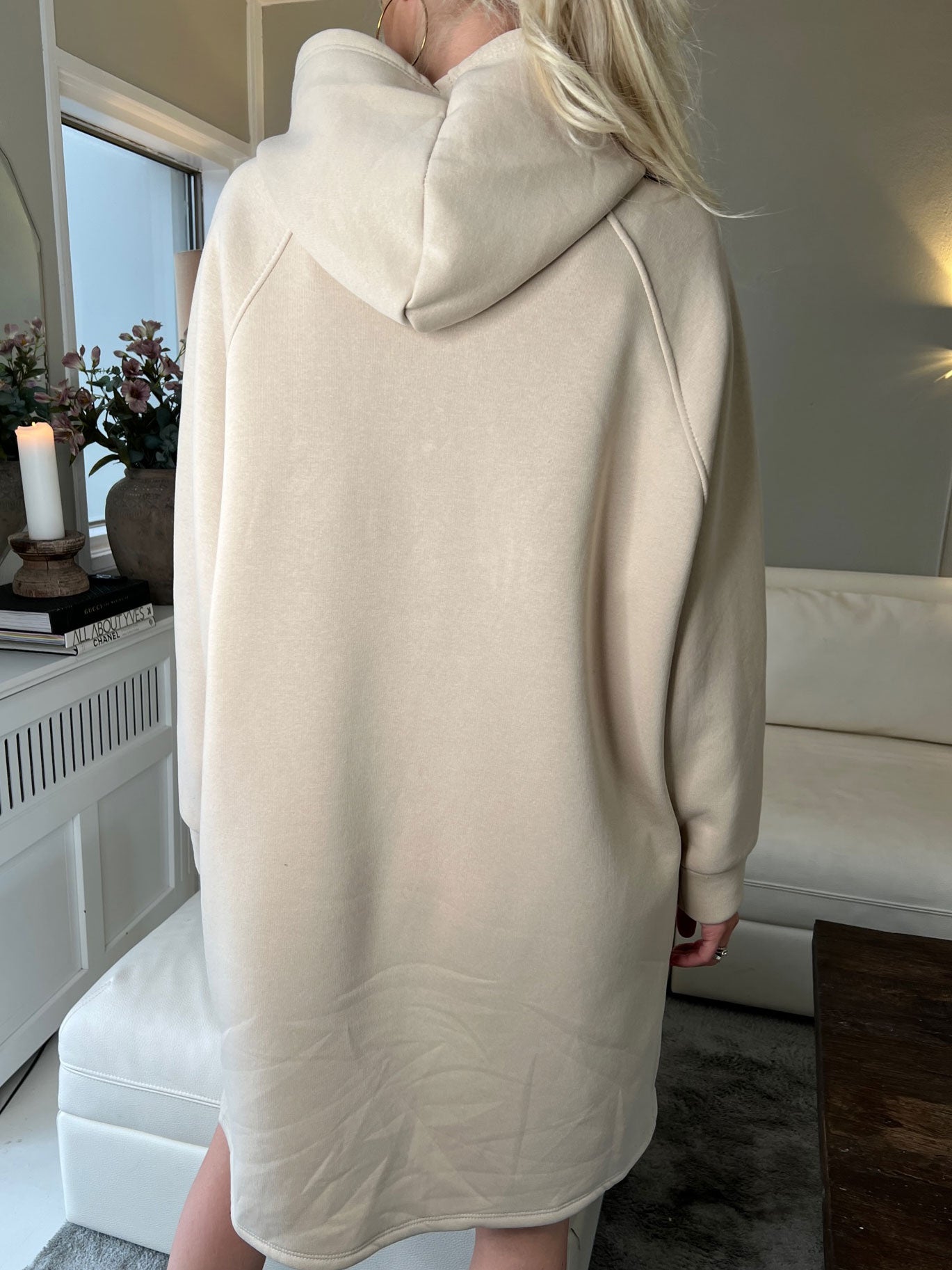 Adrianna - Hoodie klänning med text framtill